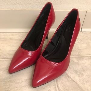 Like New Vera Wang Red Pumps